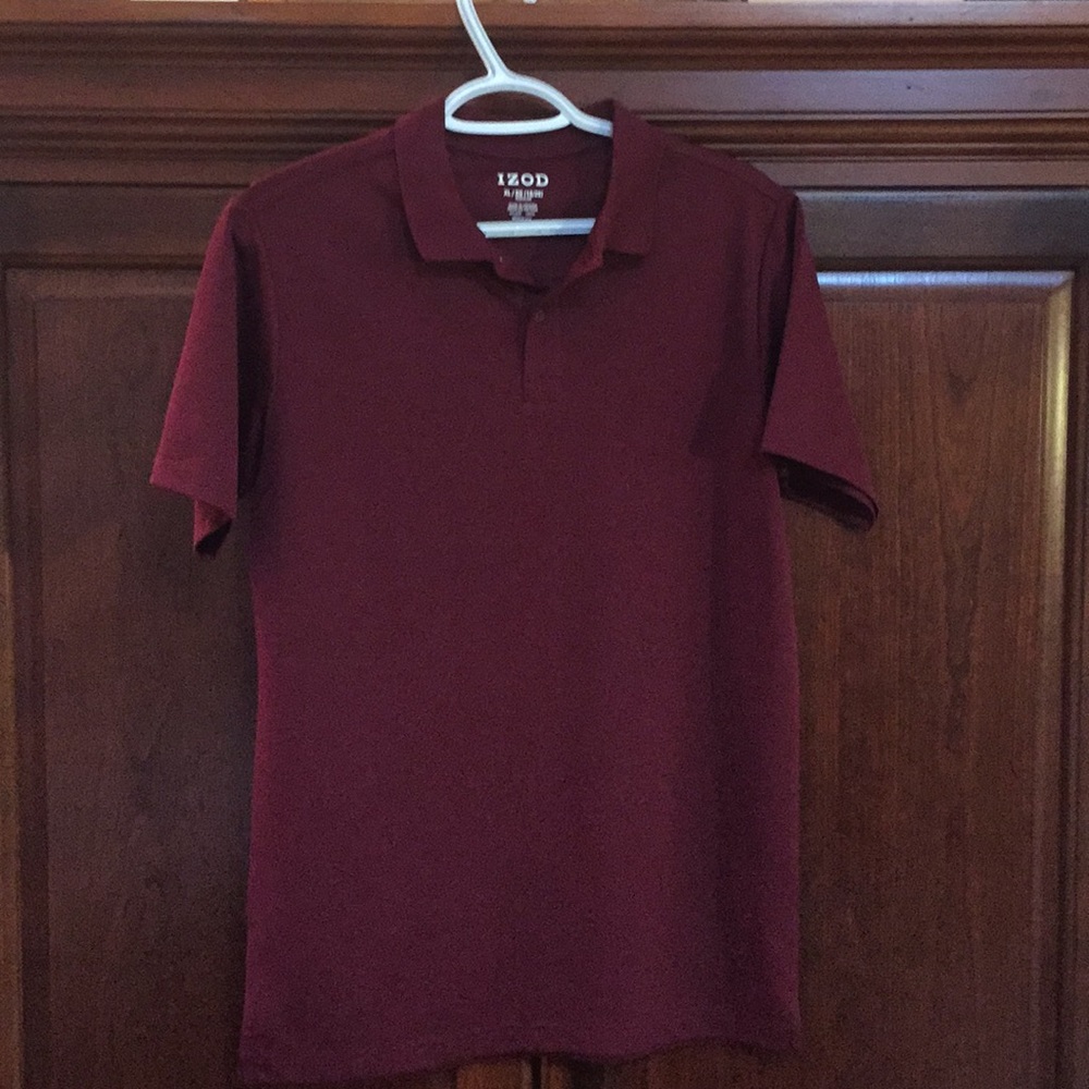 Boy’s Izod shirt. Size XL. 18/20. Garnet color.